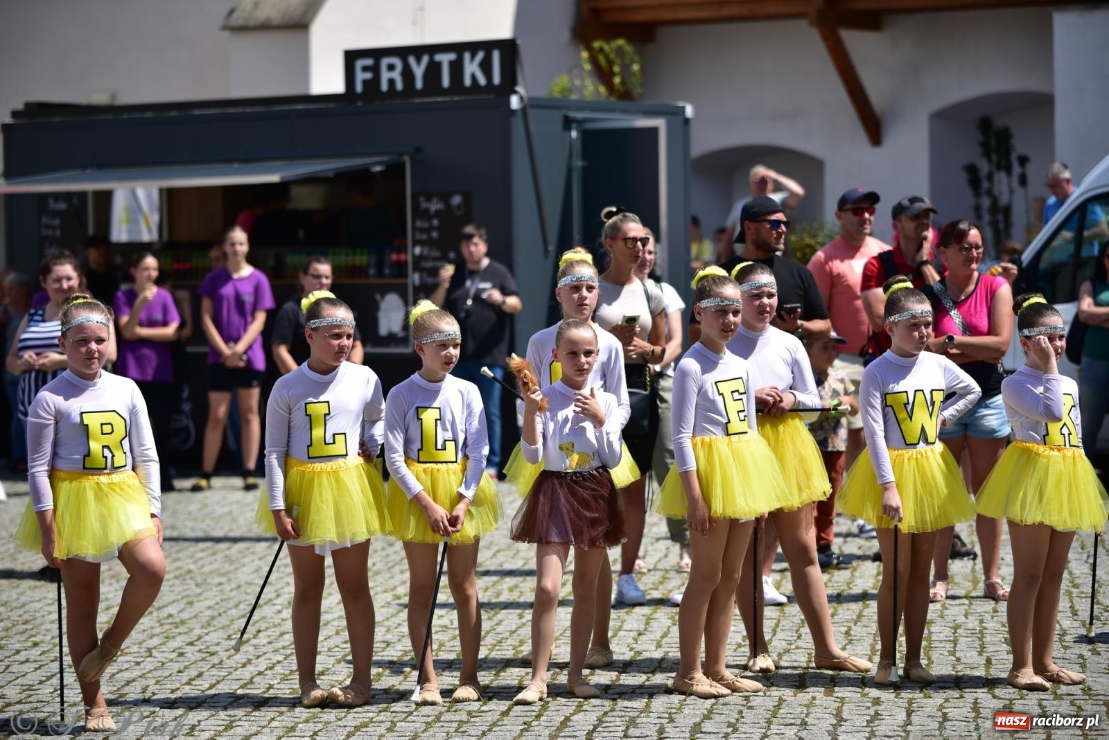 Zdjęcie w galerii na portalu naszraciborz.pl: IV raciborski Mażoretkowy Zawrót Głowy [FOTO i WIDEO] wiadomości z regionu