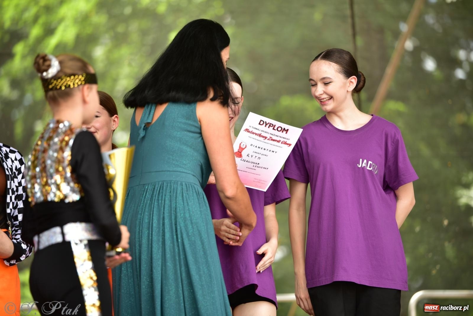 Zdjęcie w galerii na portalu naszraciborz.pl: IV raciborski Mażoretkowy Zawrót Głowy [FOTO i WIDEO] wiadomości z regionu