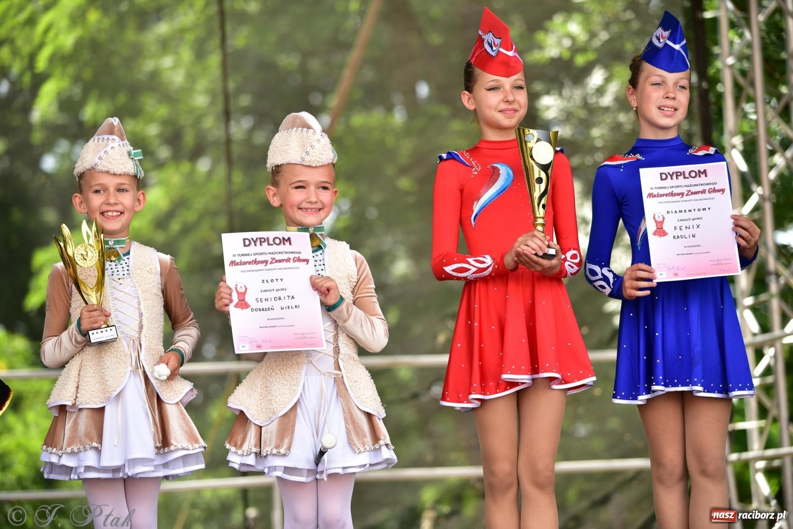 Zdjęcie w galerii na portalu naszraciborz.pl: IV raciborski Mażoretkowy Zawrót Głowy [FOTO i WIDEO] wiadomości z regionu