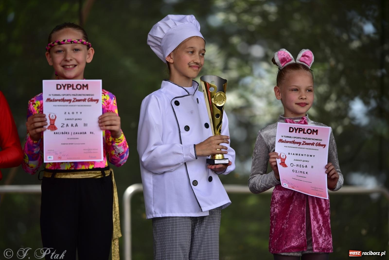 Zdjęcie w galerii na portalu naszraciborz.pl: IV raciborski Mażoretkowy Zawrót Głowy [FOTO i WIDEO] wiadomości z regionu