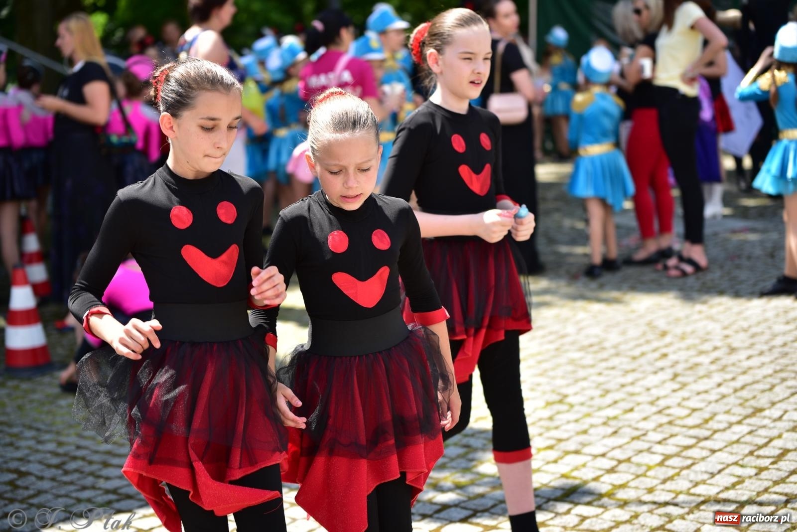 Zdjęcie w galerii na portalu naszraciborz.pl: IV raciborski Mażoretkowy Zawrót Głowy [FOTO i WIDEO] wiadomości z regionu