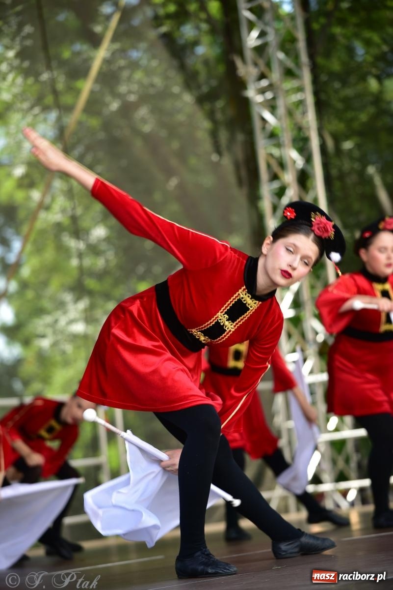 Zdjęcie w galerii na portalu naszraciborz.pl: IV raciborski Mażoretkowy Zawrót Głowy [FOTO i WIDEO] wiadomości z regionu