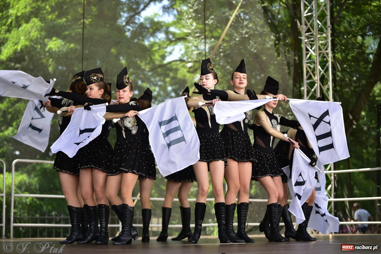 Zdjęcie w galerii na portalu naszraciborz.pl: IV raciborski Mażoretkowy Zawrót Głowy [FOTO i WIDEO] wiadomości z regionu