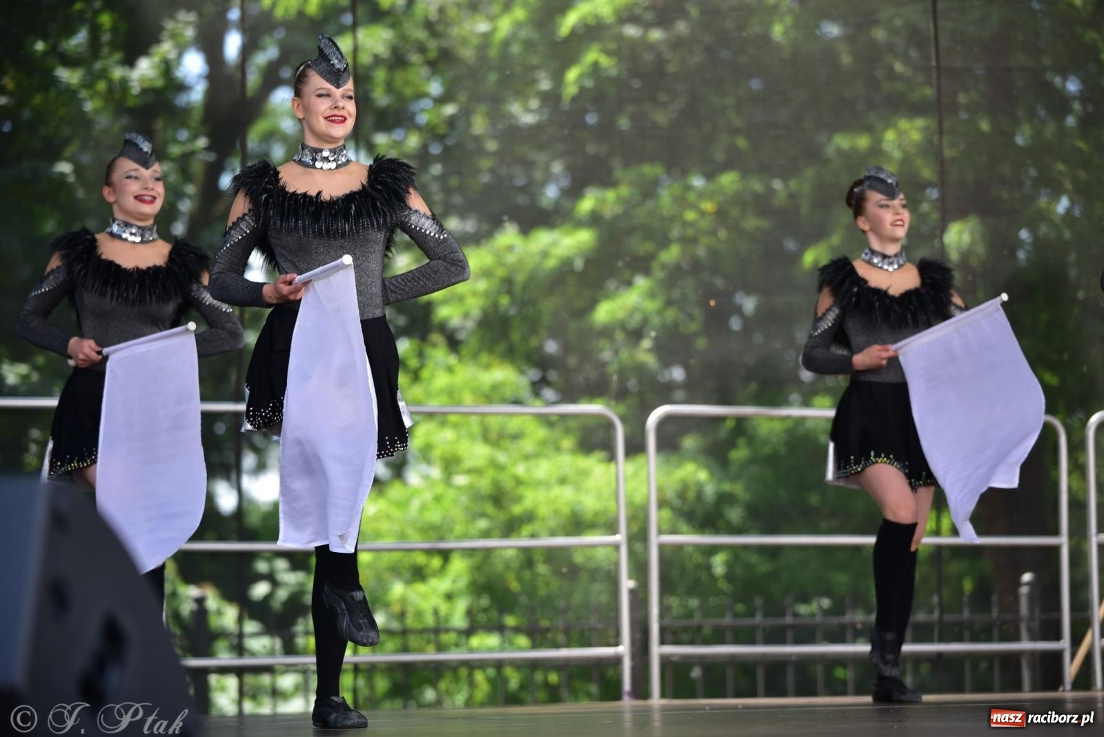 Zdjęcie w galerii na portalu naszraciborz.pl: IV raciborski Mażoretkowy Zawrót Głowy [FOTO i WIDEO] wiadomości z regionu