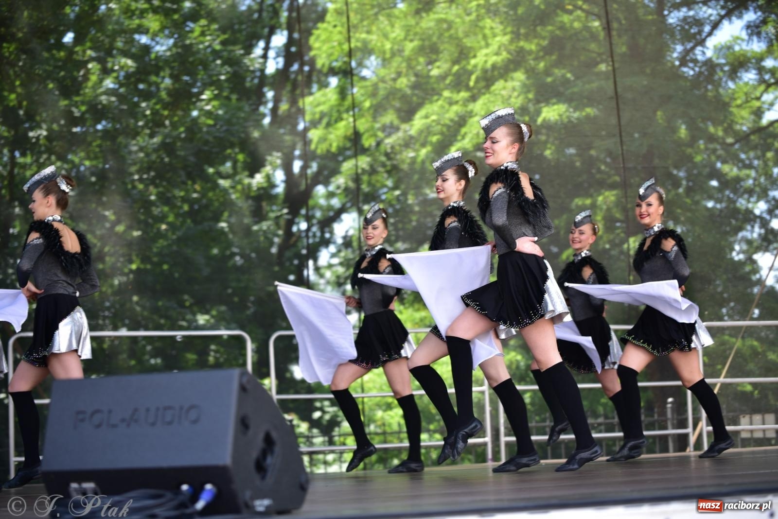 Zdjęcie w galerii na portalu naszraciborz.pl: IV raciborski Mażoretkowy Zawrót Głowy [FOTO i WIDEO] wiadomości z regionu