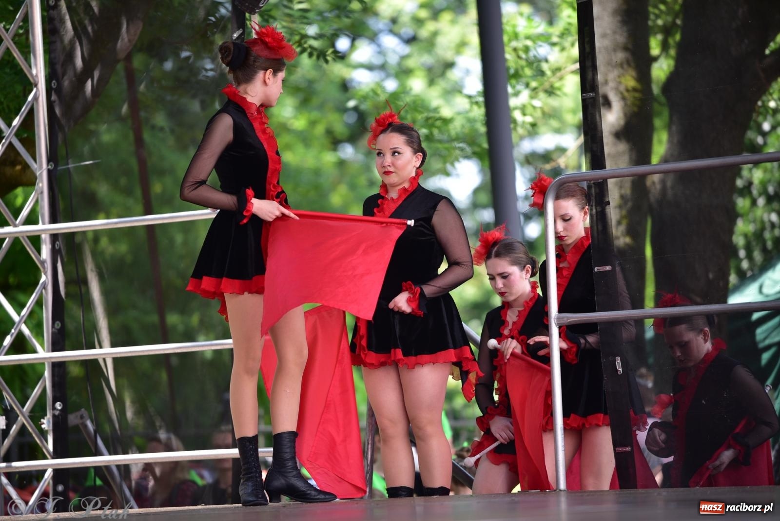 Zdjęcie w galerii na portalu naszraciborz.pl: IV raciborski Mażoretkowy Zawrót Głowy [FOTO i WIDEO] wiadomości z regionu