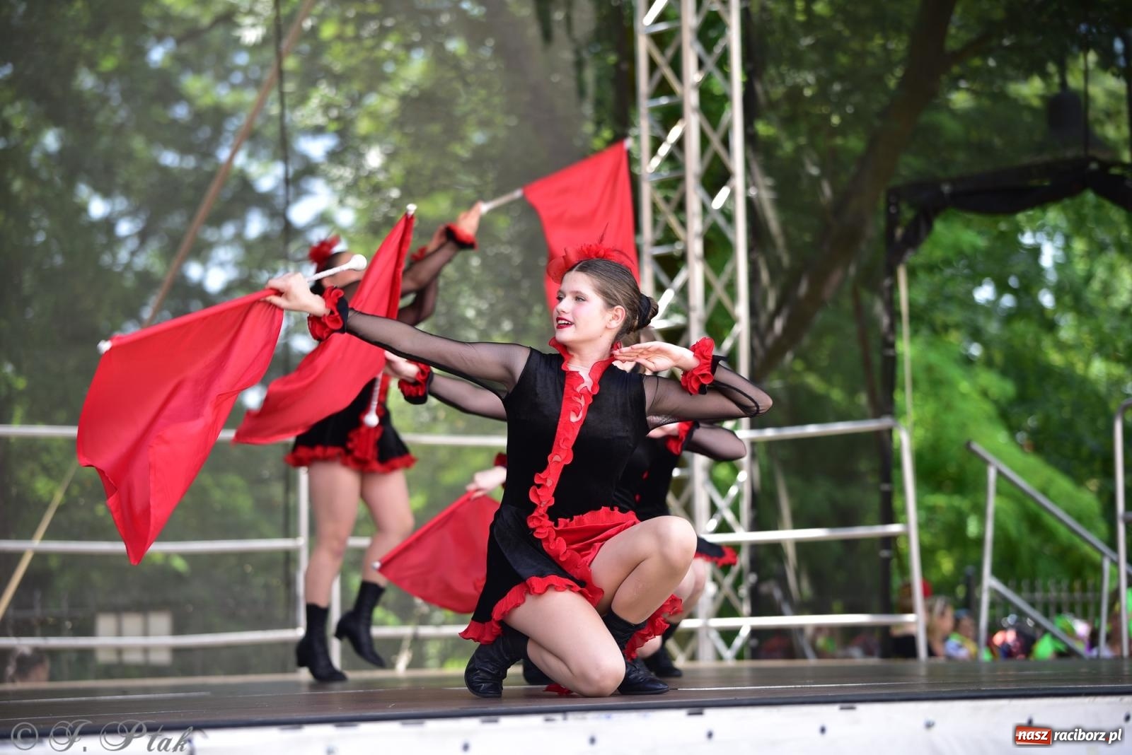 Zdjęcie w galerii na portalu naszraciborz.pl: IV raciborski Mażoretkowy Zawrót Głowy [FOTO i WIDEO] wiadomości z regionu