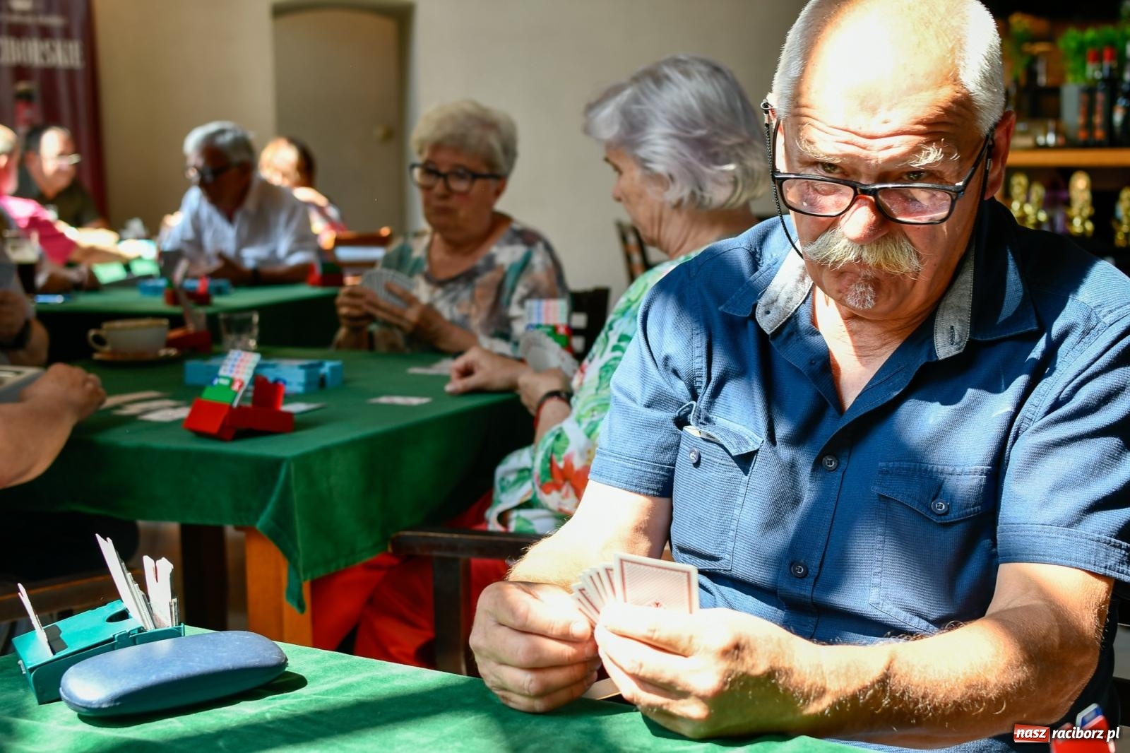 Zdjęcie w galerii na portalu naszraciborz.pl: Barbara Larysz i Michał Bąk z Pucharem Prezydenta wiadomości z regionu