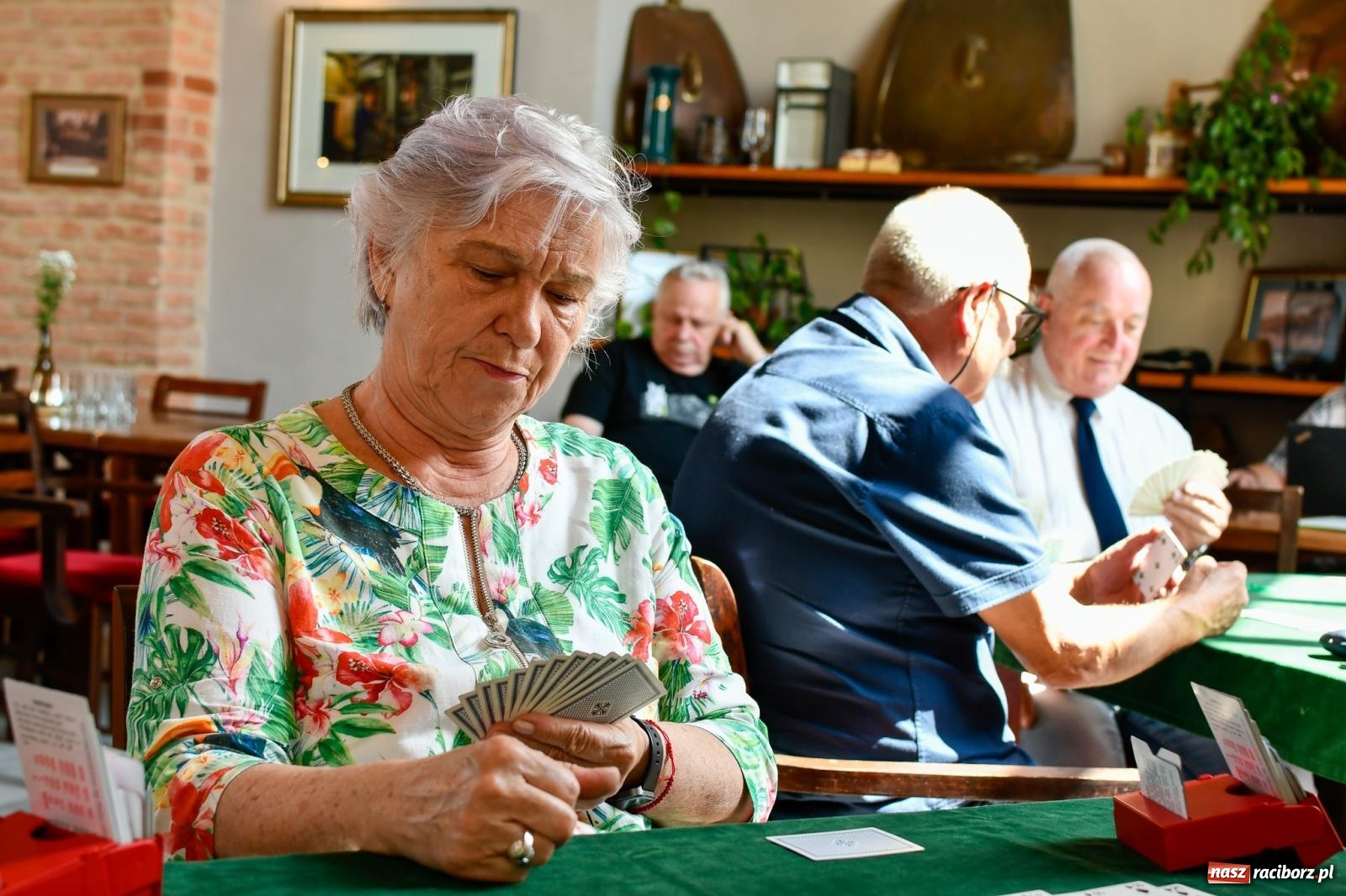 Zdjęcie w galerii na portalu naszraciborz.pl: Barbara Larysz i Michał Bąk z Pucharem Prezydenta wiadomości z regionu