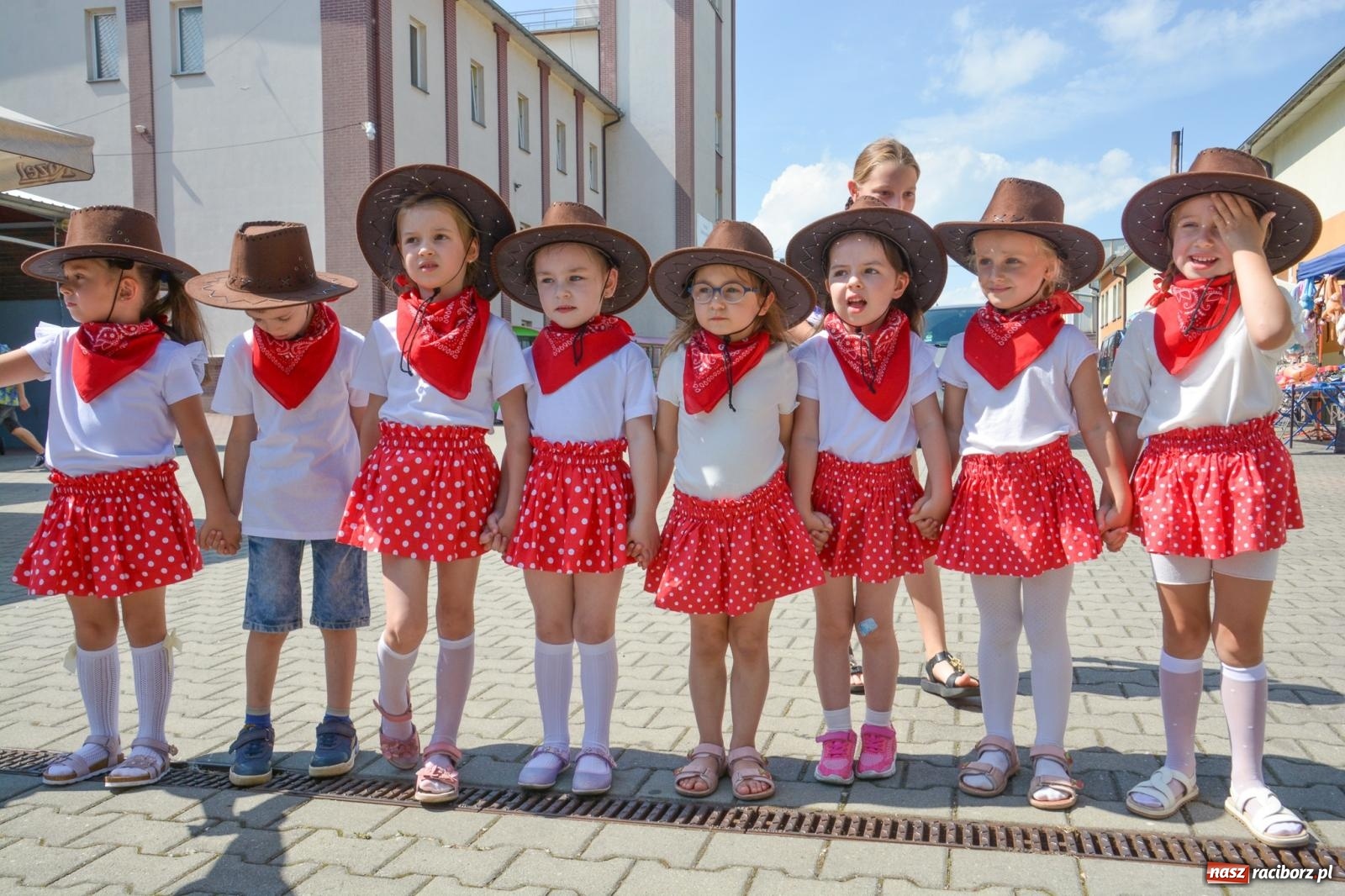 Zdjęcie w galerii na portalu naszraciborz.pl: Pietrowicki Dzień Dziecka na Dzikim Zachodzie wiadomości z regionu