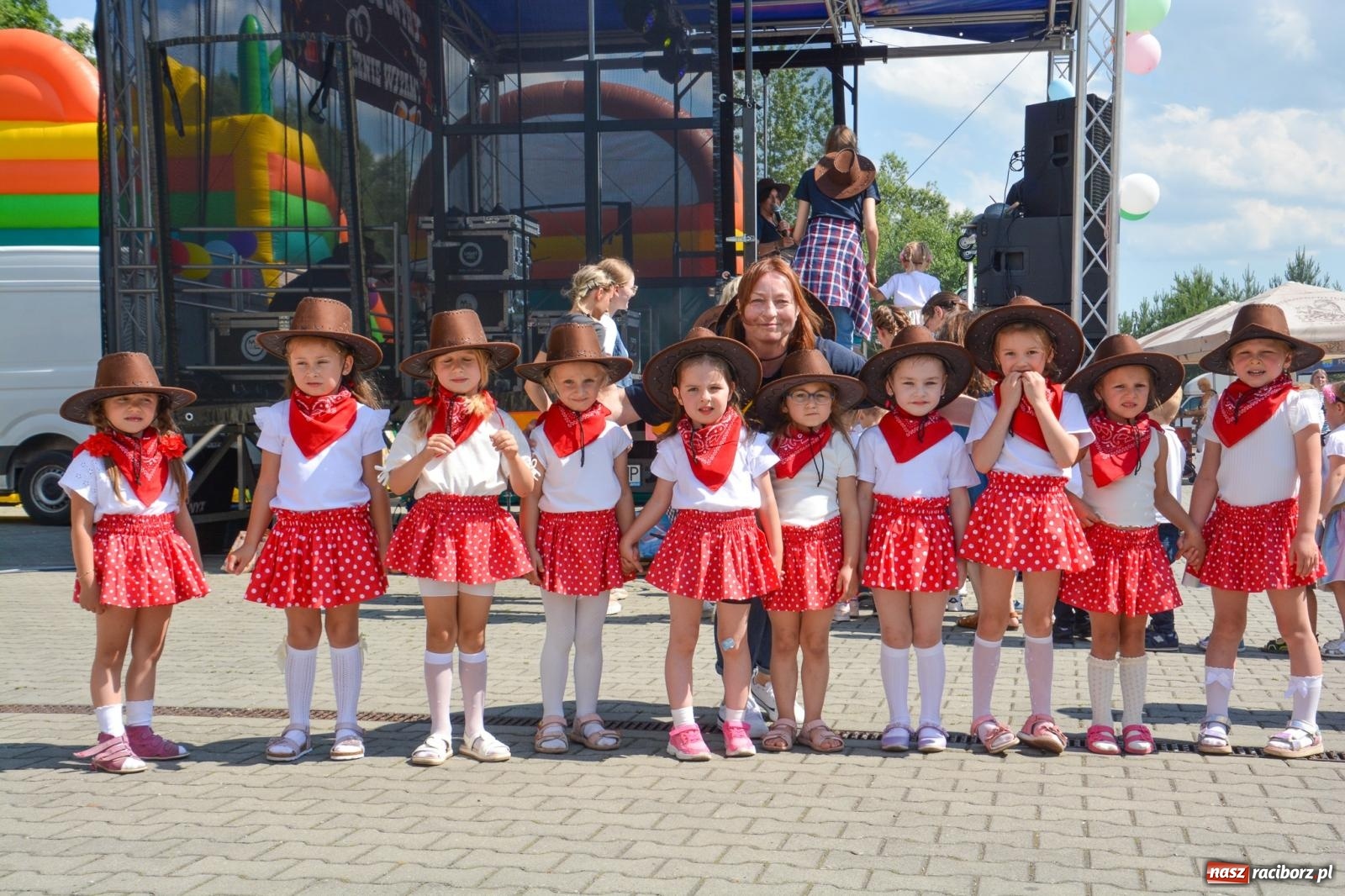 Zdjęcie w galerii na portalu naszraciborz.pl: Pietrowicki Dzień Dziecka na Dzikim Zachodzie wiadomości z regionu