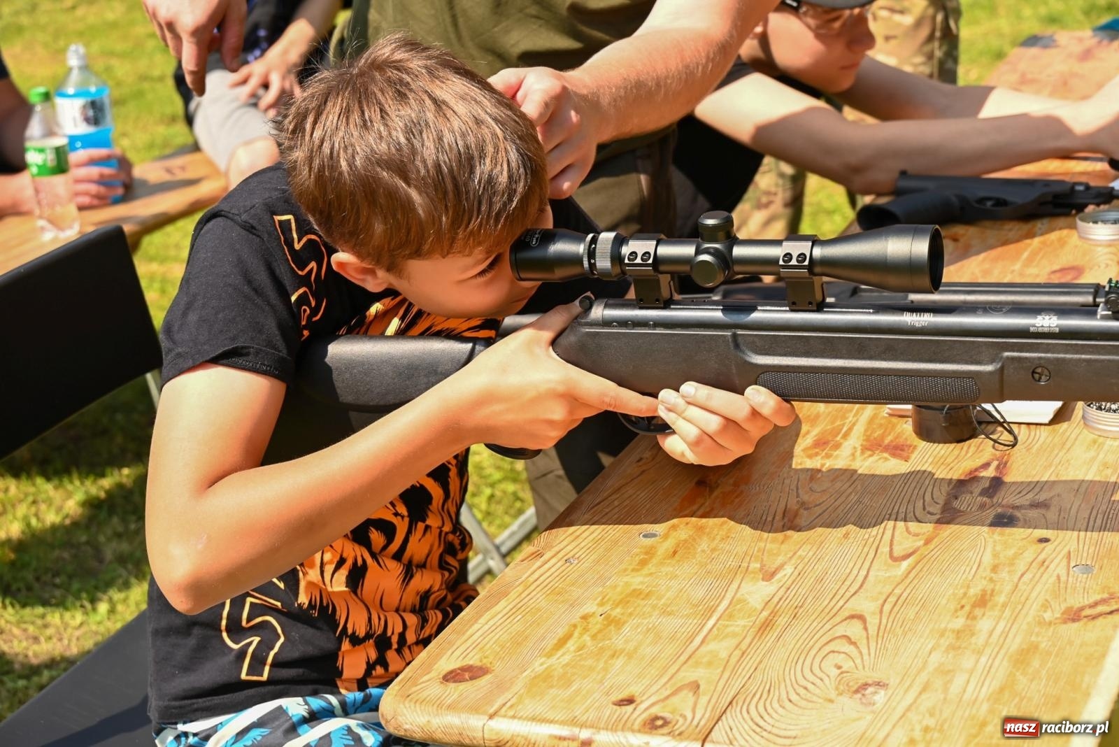 Zdjęcie w galerii na portalu naszraciborz.pl: Przy ruinach w Tworkowie zorganizowano Dzień Dziecka wiadomości z regionu