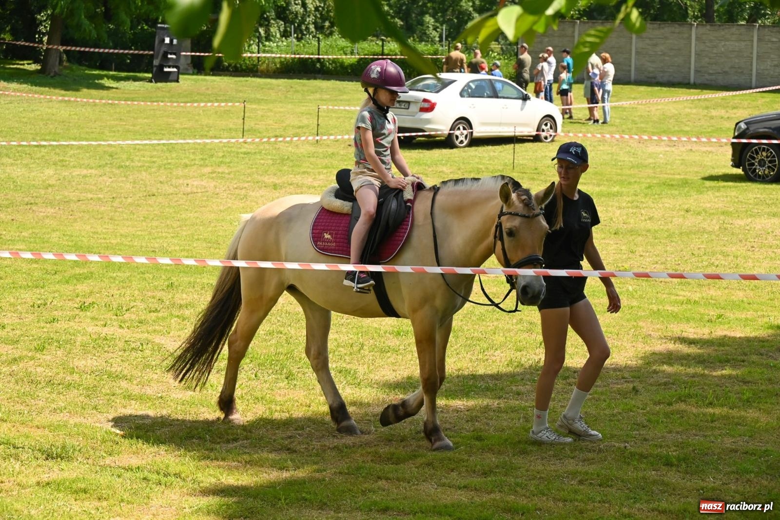 Zdjęcie w galerii na portalu naszraciborz.pl: Przy ruinach w Tworkowie zorganizowano Dzień Dziecka wiadomości z regionu