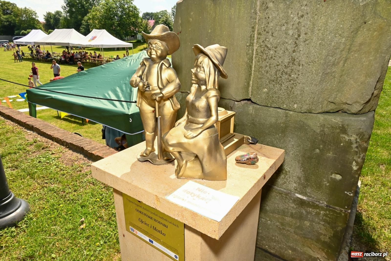 Zdjęcie w galerii na portalu naszraciborz.pl: Przy ruinach w Tworkowie zorganizowano Dzień Dziecka wiadomości z regionu