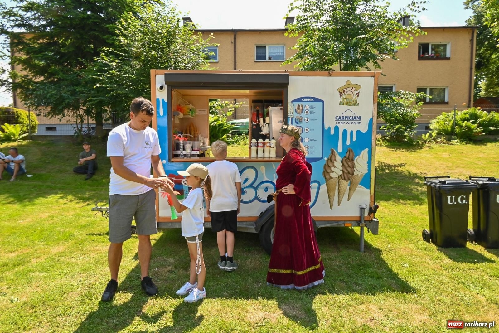 Zdjęcie w galerii na portalu naszraciborz.pl: Przy ruinach w Tworkowie zorganizowano Dzień Dziecka wiadomości z regionu