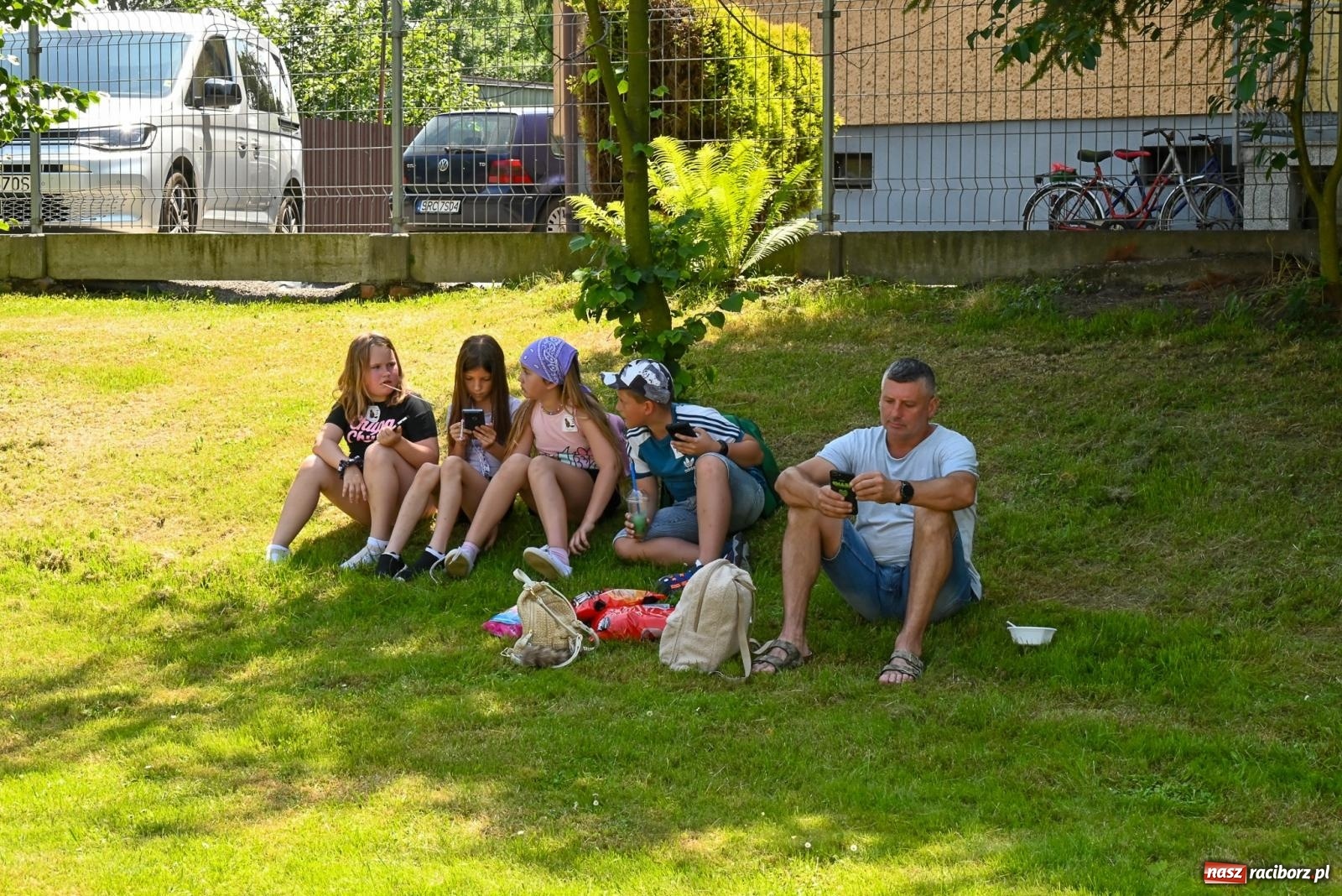 Zdjęcie w galerii na portalu naszraciborz.pl: Przy ruinach w Tworkowie zorganizowano Dzień Dziecka wiadomości z regionu