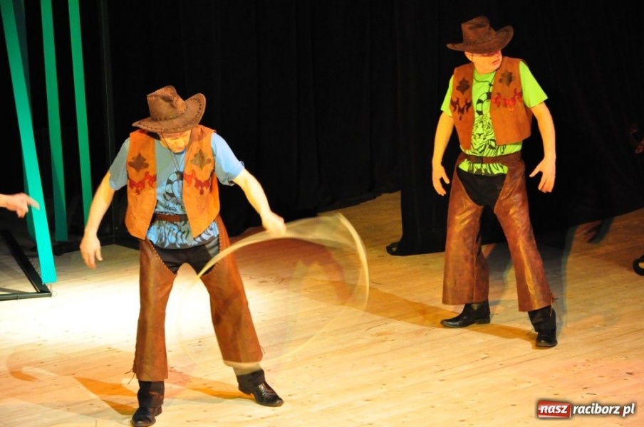 Zdjęcie w galerii na portalu naszraciborz.pl: Tygrysek Pietrek bawił najmłodszych wiadomości z regionu