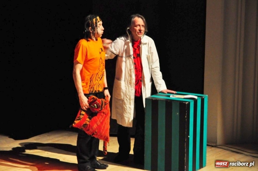 Zdjęcie w galerii na portalu naszraciborz.pl: Tygrysek Pietrek bawił najmłodszych wiadomości z regionu