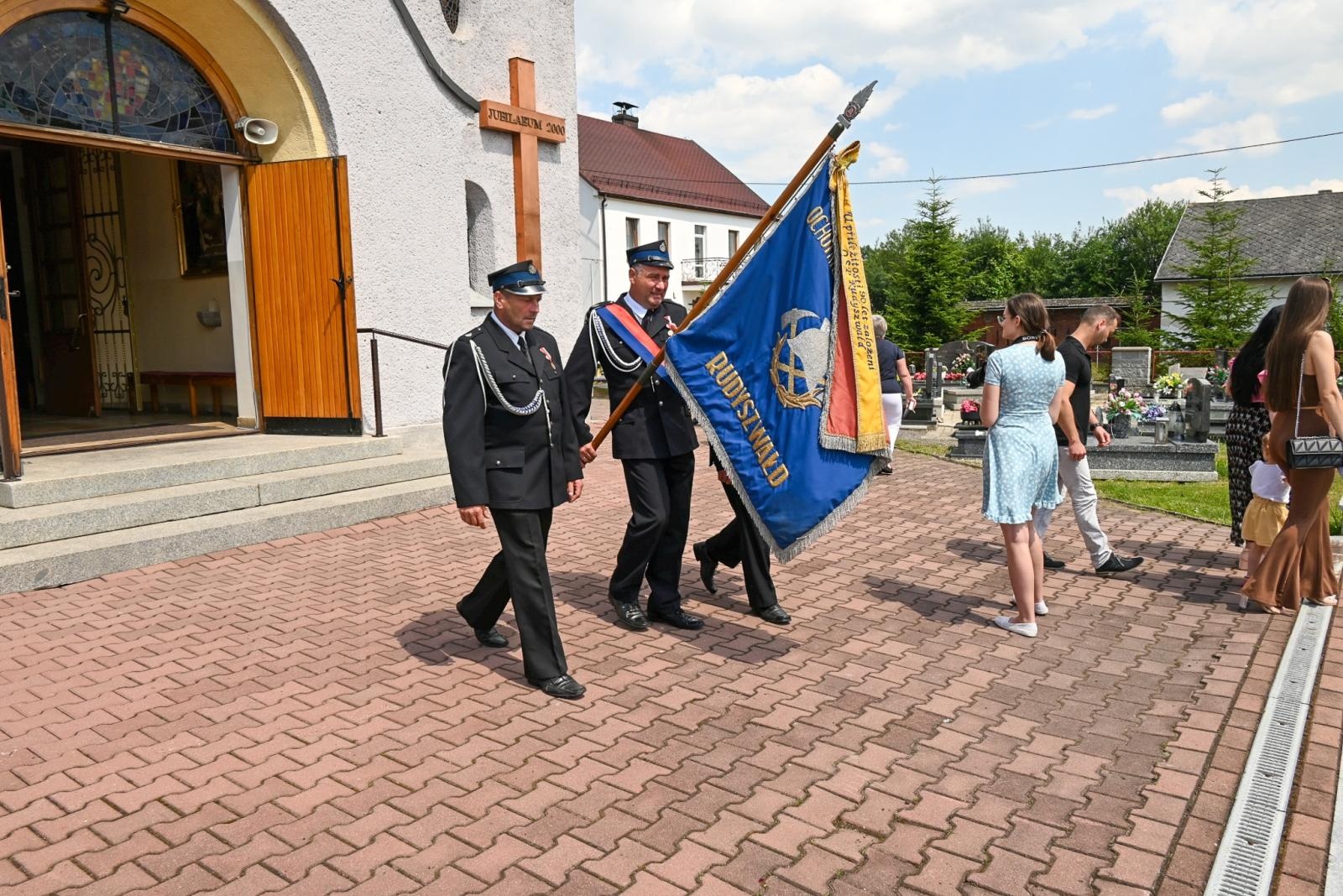Zdjęcie w galerii na portalu naszraciborz.pl: Stulatka z Rudyszwałdu. Miejscowa straż świętuje jubileusz wiadomości z regionu
