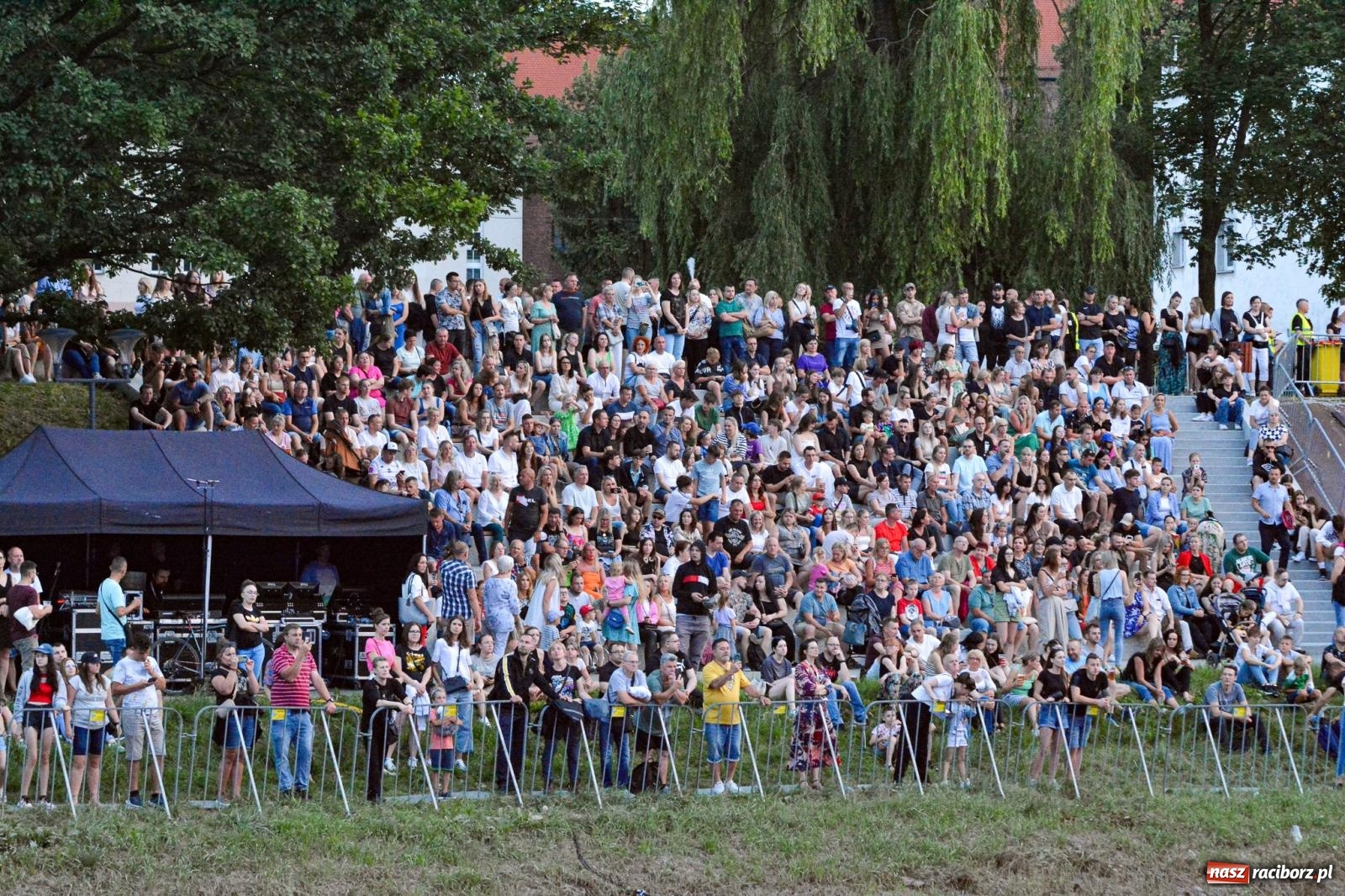 Zdjęcie w galerii na portalu naszraciborz.pl: BARANOVSKI gwiazdą Dni Raciborza. Koncert nad Odrą [FOTO i WIDEO] wiadomości z regionu
