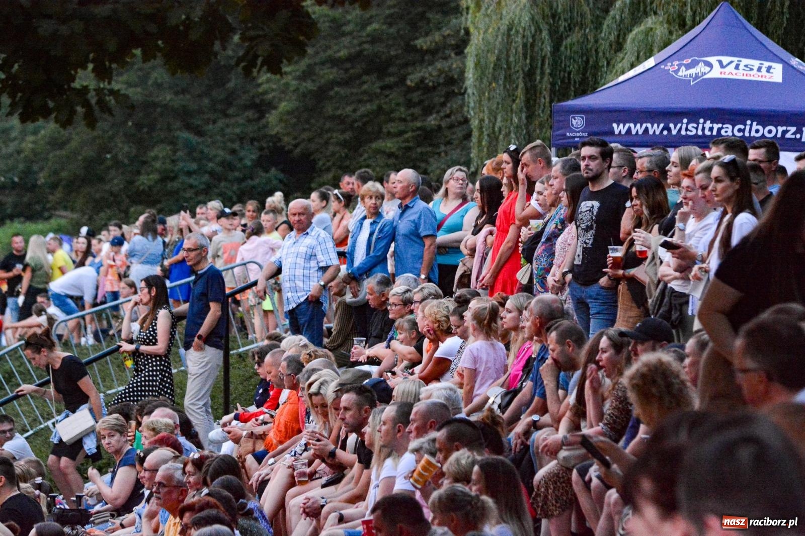 Zdjęcie w galerii na portalu naszraciborz.pl: BARANOVSKI gwiazdą Dni Raciborza. Koncert nad Odrą [FOTO i WIDEO] wiadomości z regionu