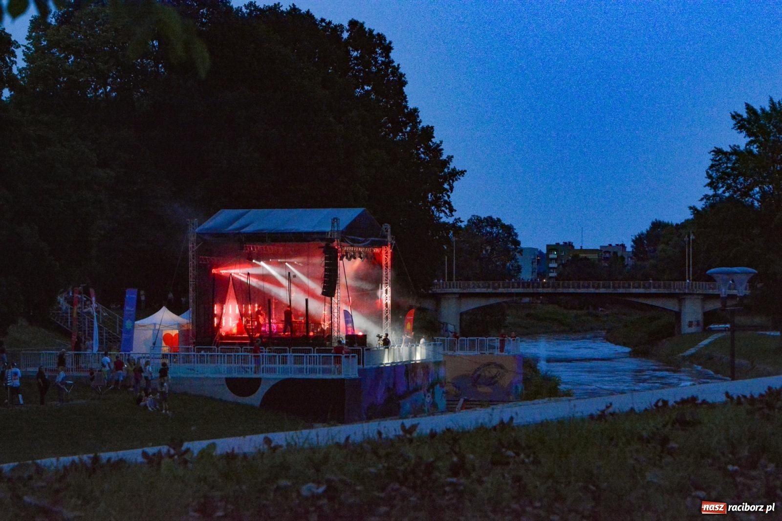 Zdjęcie w galerii na portalu naszraciborz.pl: BARANOVSKI gwiazdą Dni Raciborza. Koncert nad Odrą [FOTO i WIDEO] wiadomości z regionu