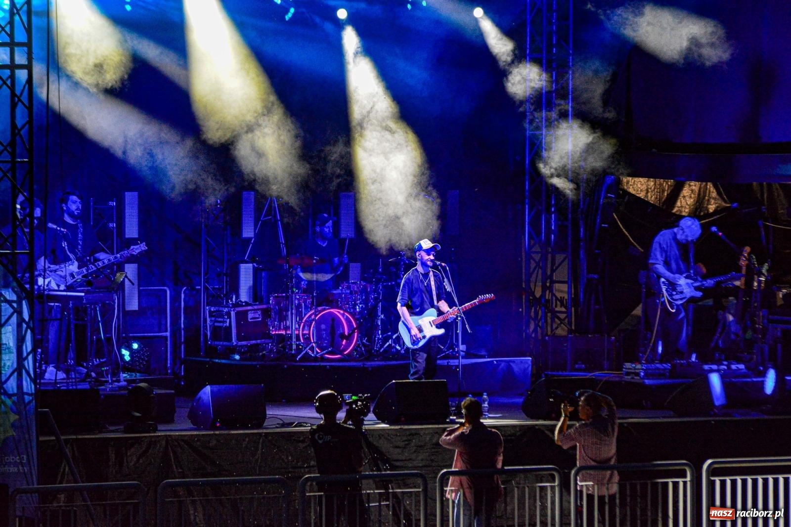 Zdjęcie w galerii na portalu naszraciborz.pl: BARANOVSKI gwiazdą Dni Raciborza. Koncert nad Odrą [FOTO i WIDEO] wiadomości z regionu