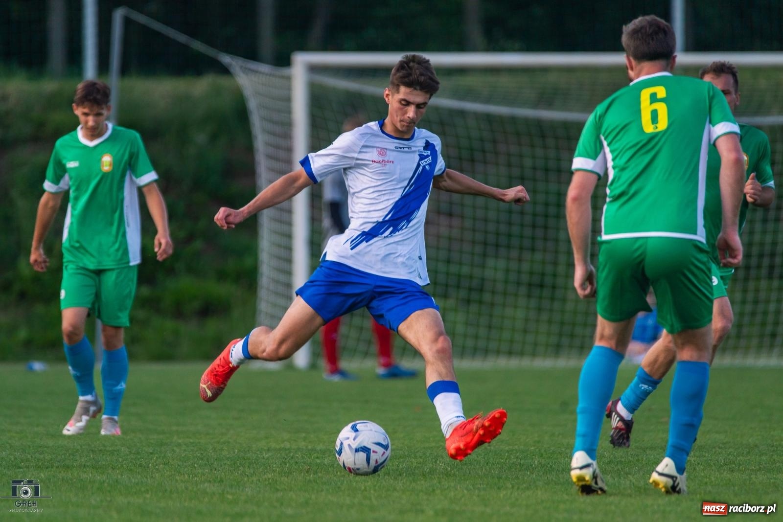 Zdjęcie w galerii na portalu naszraciborz.pl: Unia kontra Ruch. Strzelanina przy Srebrnej [FOTO] wiadomości z regionu
