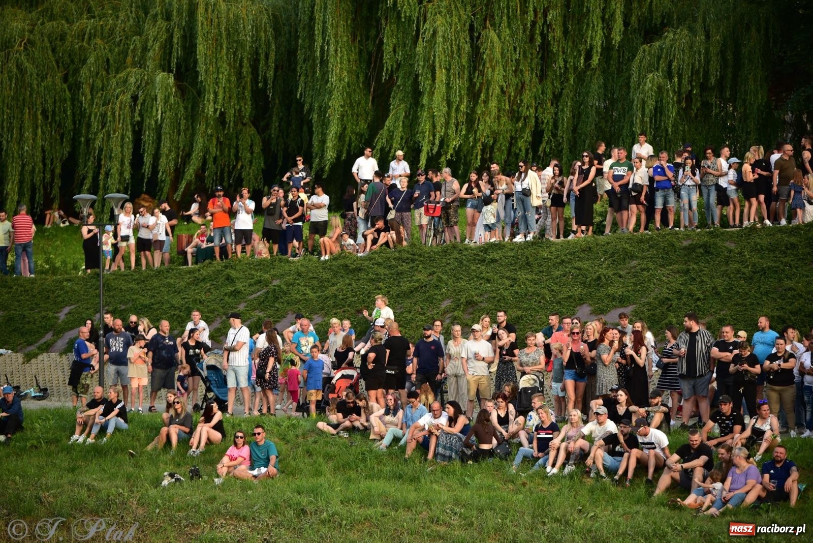 Zdjęcie w galerii na portalu naszraciborz.pl: Vixen i Baranovski - sobota na raciborskich bulwarach [FOTO i WIDEO] wiadomości z regionu