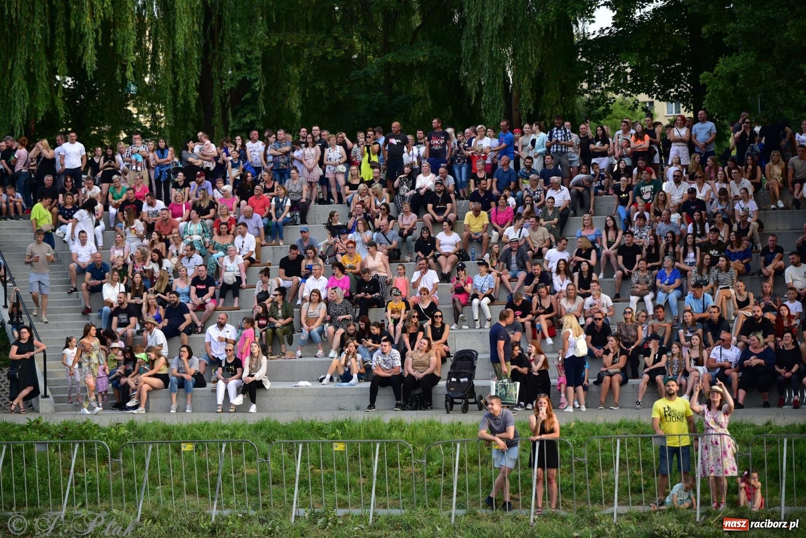 Zdjęcie w galerii na portalu naszraciborz.pl: Vixen i Baranovski - sobota na raciborskich bulwarach [FOTO i WIDEO] wiadomości z regionu