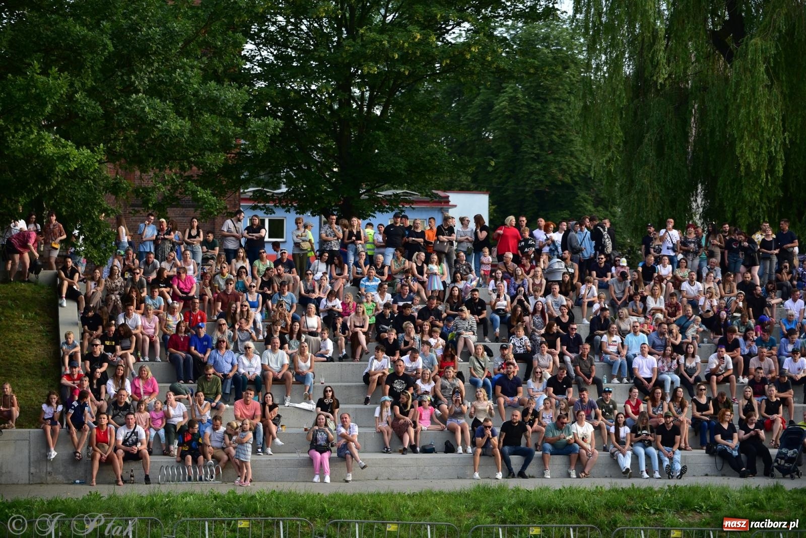 Zdjęcie w galerii na portalu naszraciborz.pl: Vixen i Baranovski - sobota na raciborskich bulwarach [FOTO i WIDEO] wiadomości z regionu