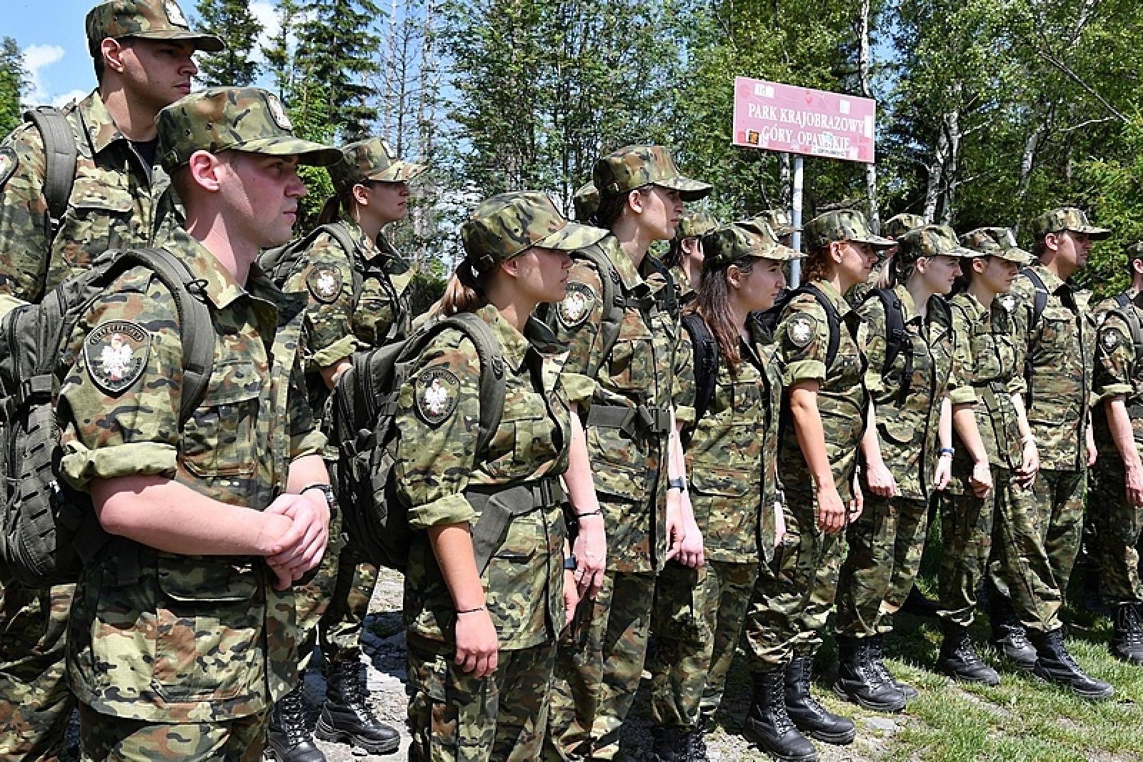 Zdjęcie w galerii na portalu naszraciborz.pl: Nowi funkcjonariusze Śląskiego Oddziału Straży Granicznej szkolili się w terenie wiadomości z regionu