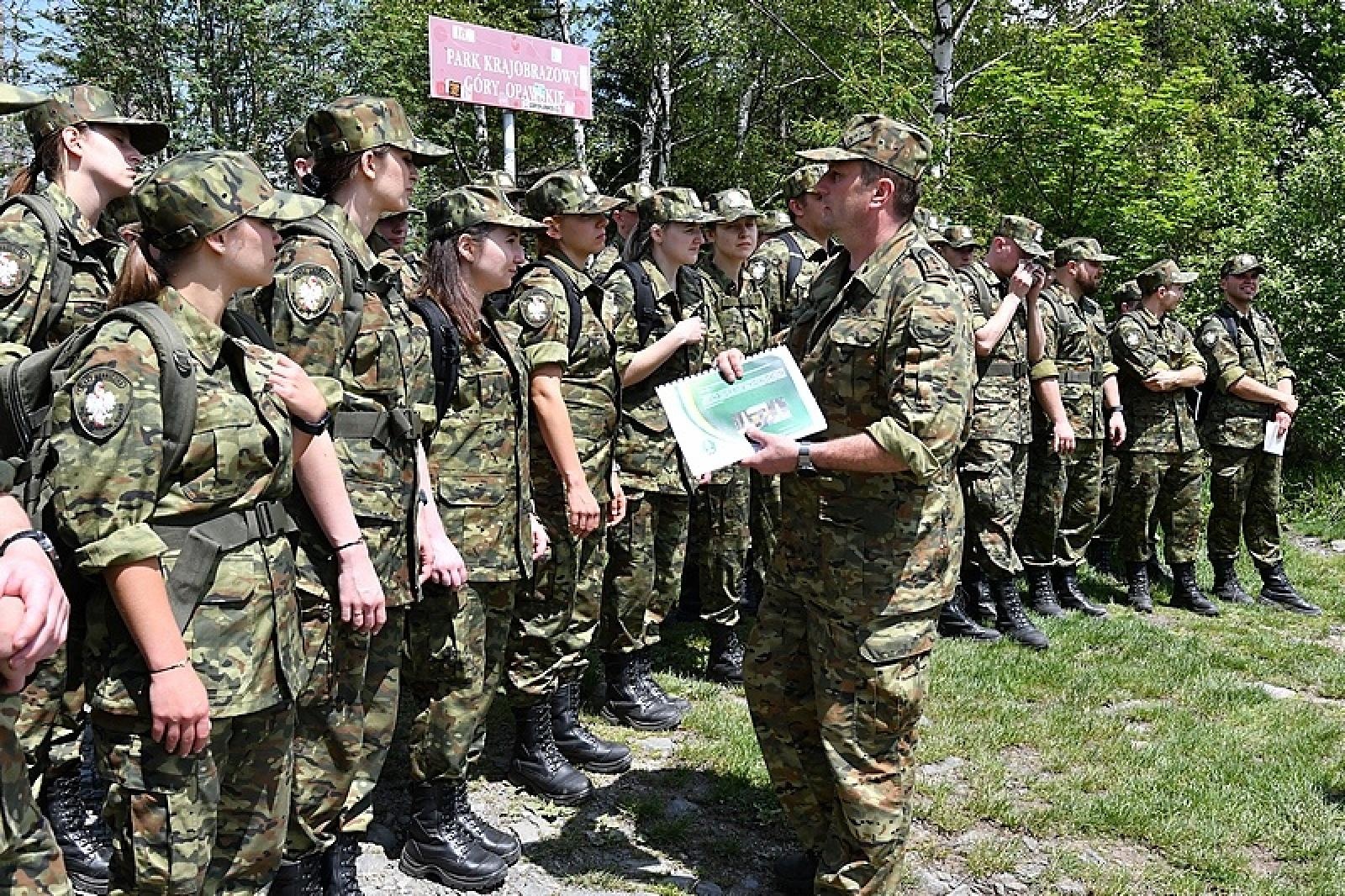 Zdjęcie w galerii na portalu naszraciborz.pl: Nowi funkcjonariusze Śląskiego Oddziału Straży Granicznej szkolili się w terenie wiadomości z regionu