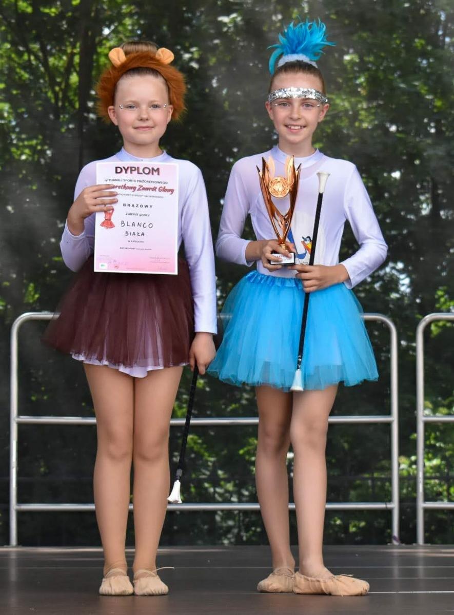 Zdjęcie w galerii na portalu naszraciborz.pl: Ponad tysiąc mażoretek na zamku wiadomości z regionu