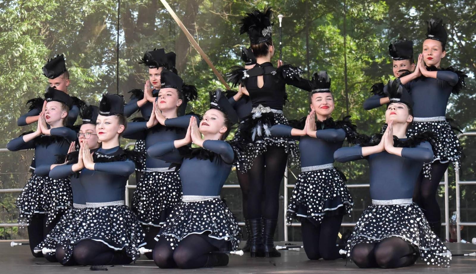 Zdjęcie w galerii na portalu naszraciborz.pl: Ponad tysiąc mażoretek na zamku wiadomości z regionu