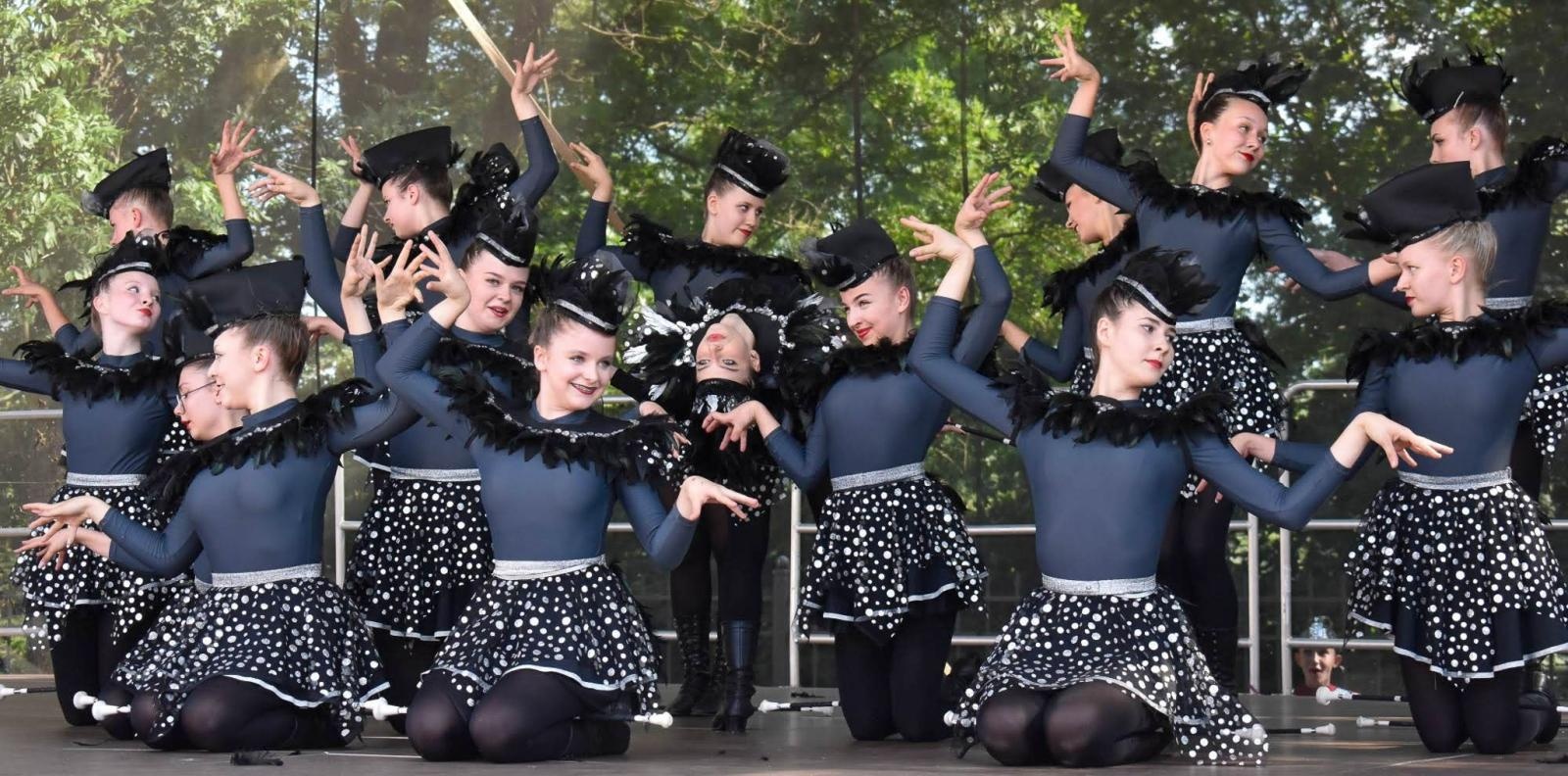 Zdjęcie w galerii na portalu naszraciborz.pl: Ponad tysiąc mażoretek na zamku wiadomości z regionu