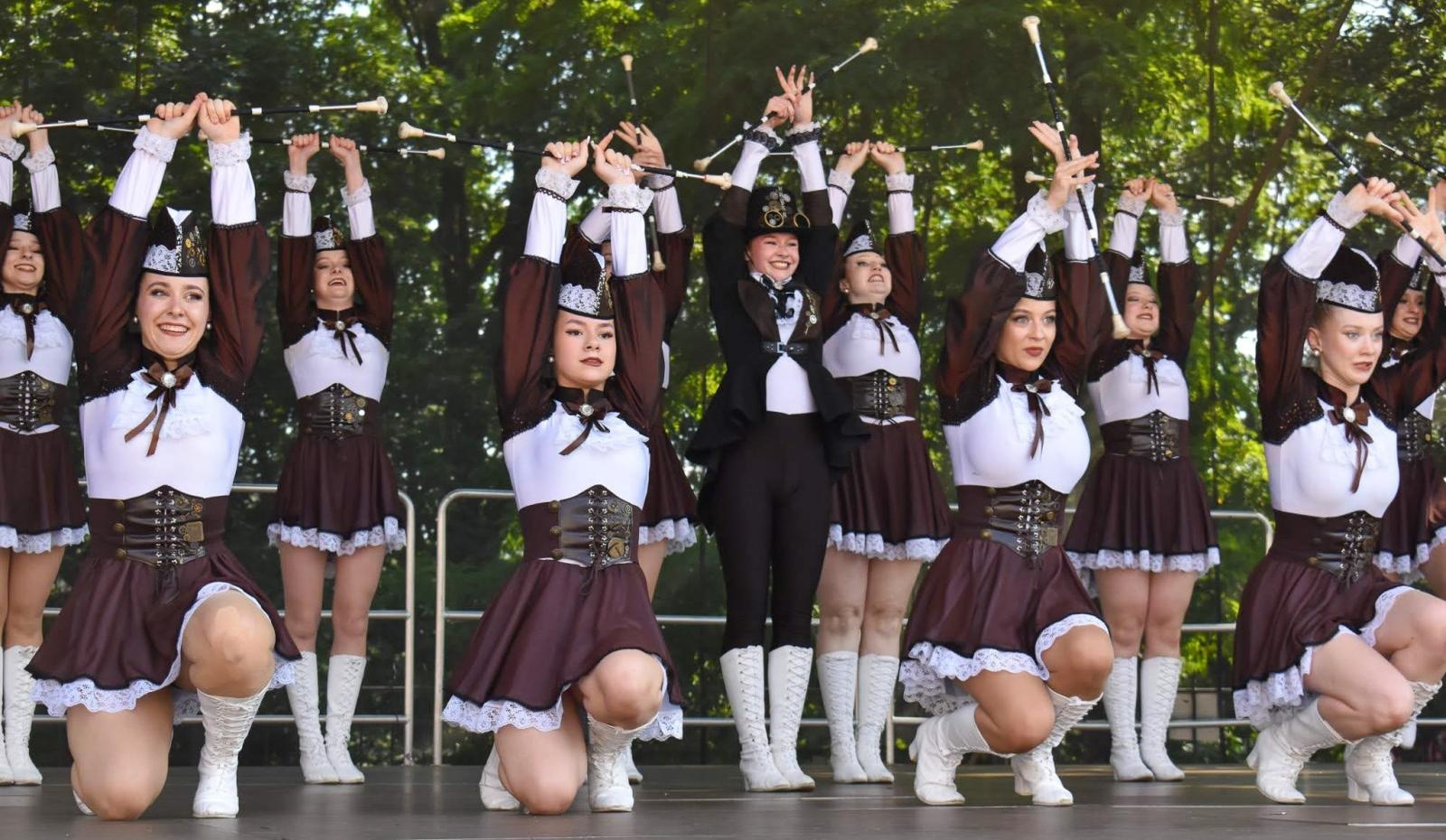 Zdjęcie w galerii na portalu naszraciborz.pl: Ponad tysiąc mażoretek na zamku wiadomości z regionu