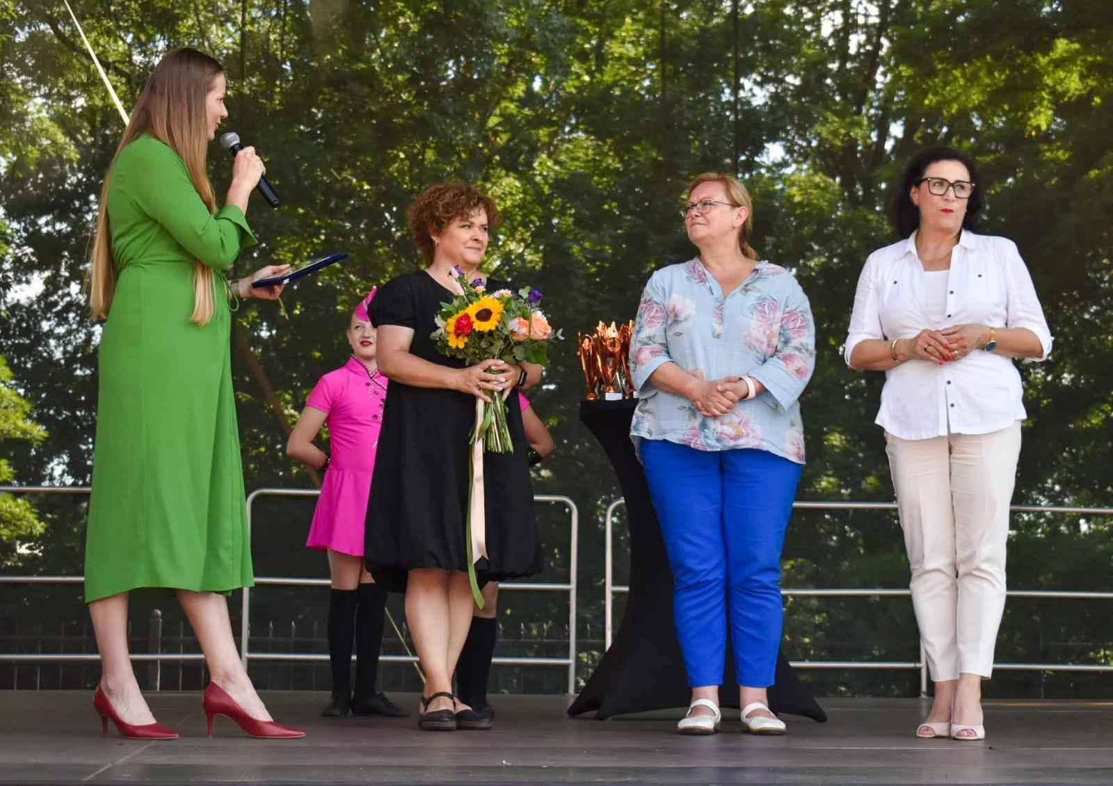 Zdjęcie w galerii na portalu naszraciborz.pl: Ponad tysiąc mażoretek na zamku wiadomości z regionu