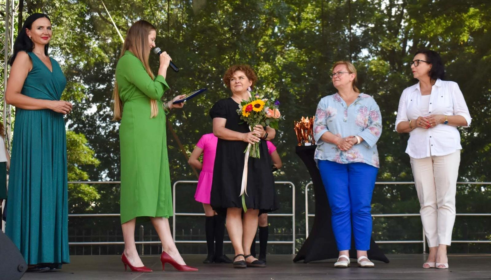 Zdjęcie w galerii na portalu naszraciborz.pl: Ponad tysiąc mażoretek na zamku wiadomości z regionu