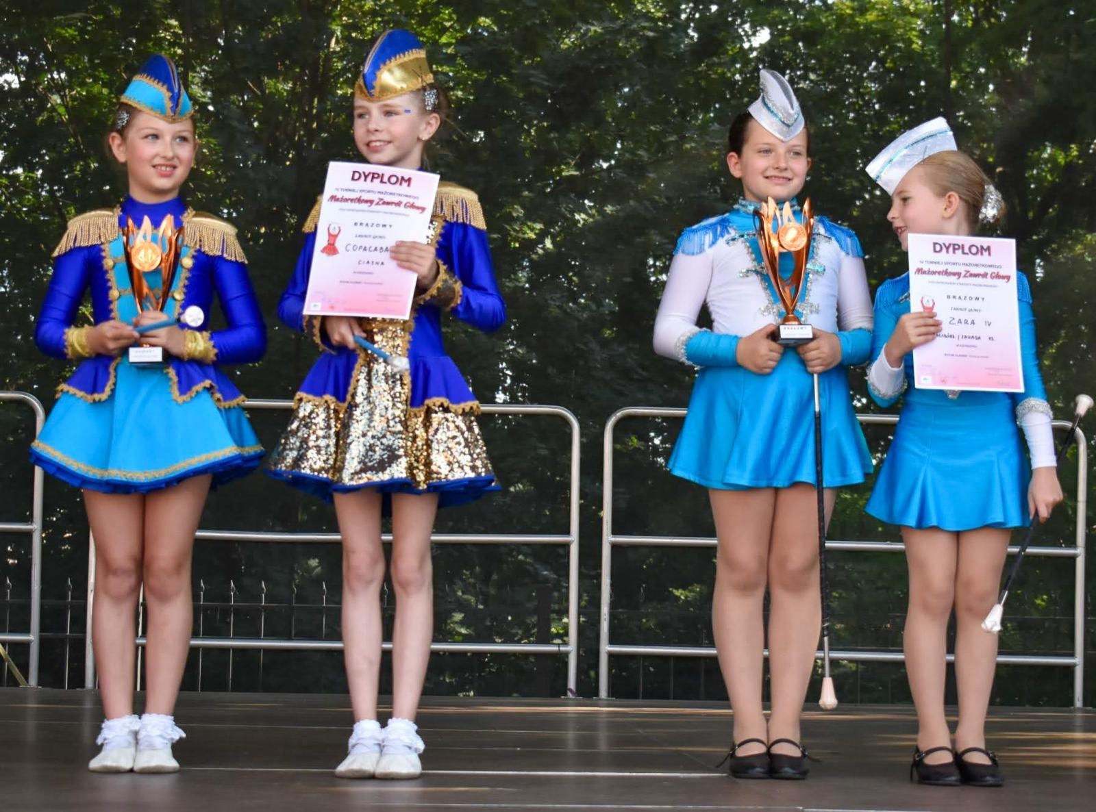 Zdjęcie w galerii na portalu naszraciborz.pl: Ponad tysiąc mażoretek na zamku wiadomości z regionu