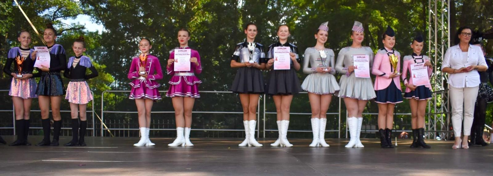 Zdjęcie w galerii na portalu naszraciborz.pl: Ponad tysiąc mażoretek na zamku wiadomości z regionu