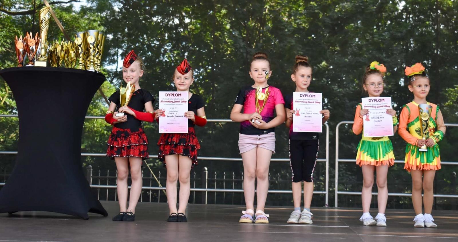 Zdjęcie w galerii na portalu naszraciborz.pl: Ponad tysiąc mażoretek na zamku wiadomości z regionu