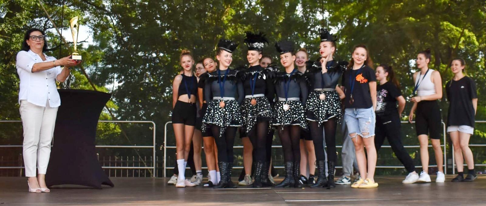 Zdjęcie w galerii na portalu naszraciborz.pl: Ponad tysiąc mażoretek na zamku wiadomości z regionu