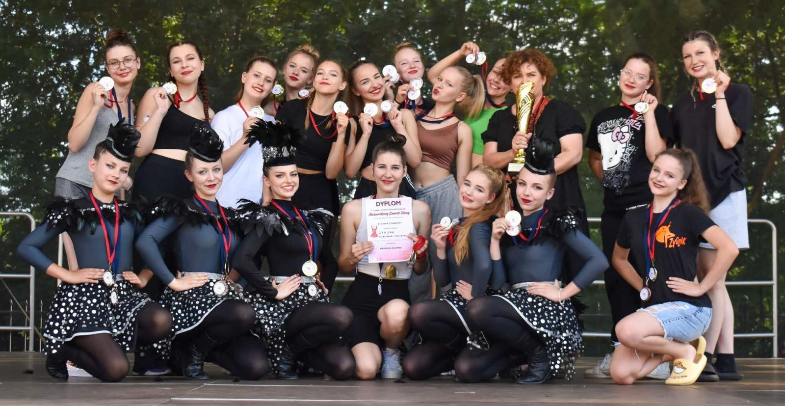 Zdjęcie w galerii na portalu naszraciborz.pl: Ponad tysiąc mażoretek na zamku wiadomości z regionu