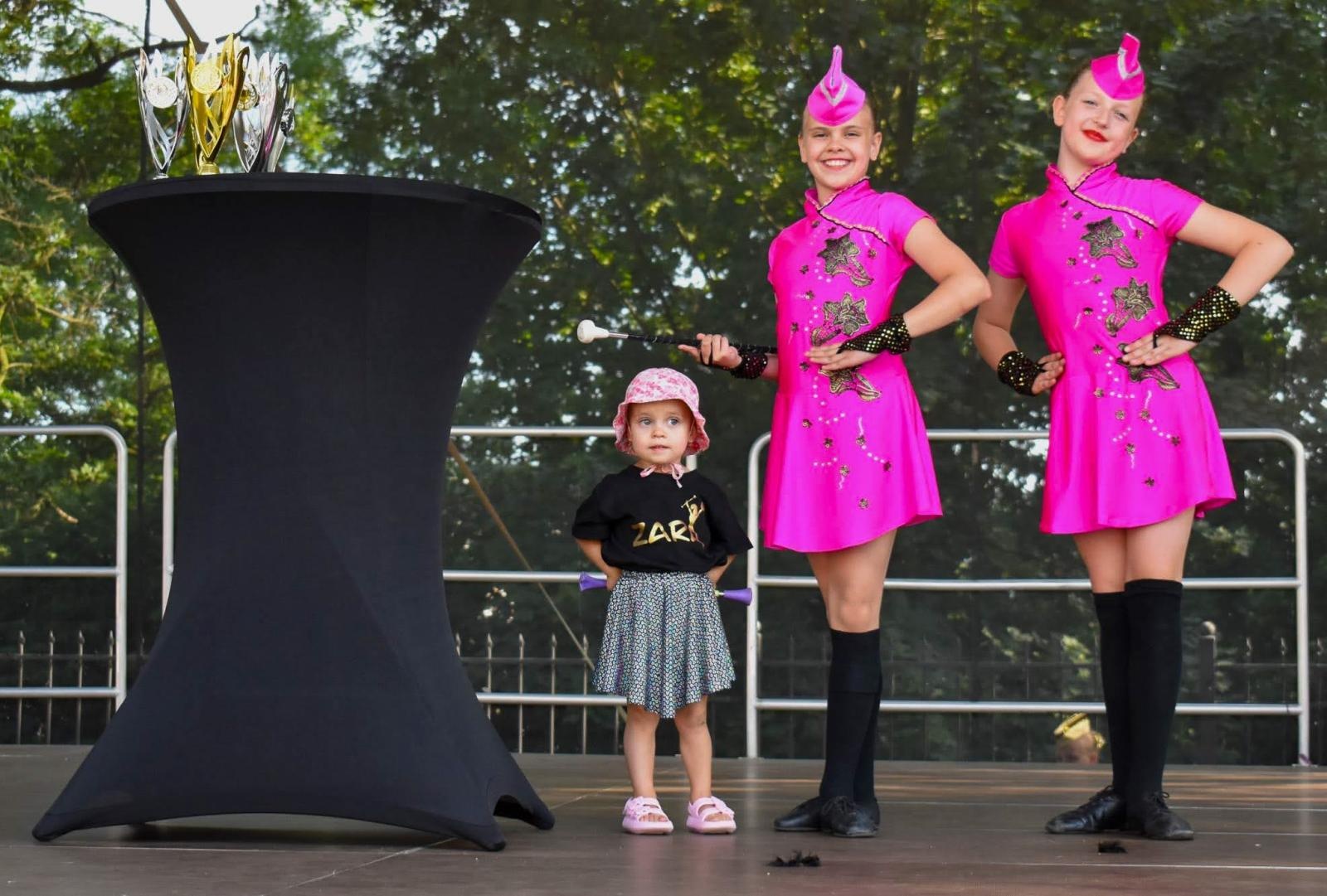 Zdjęcie w galerii na portalu naszraciborz.pl: Ponad tysiąc mażoretek na zamku wiadomości z regionu