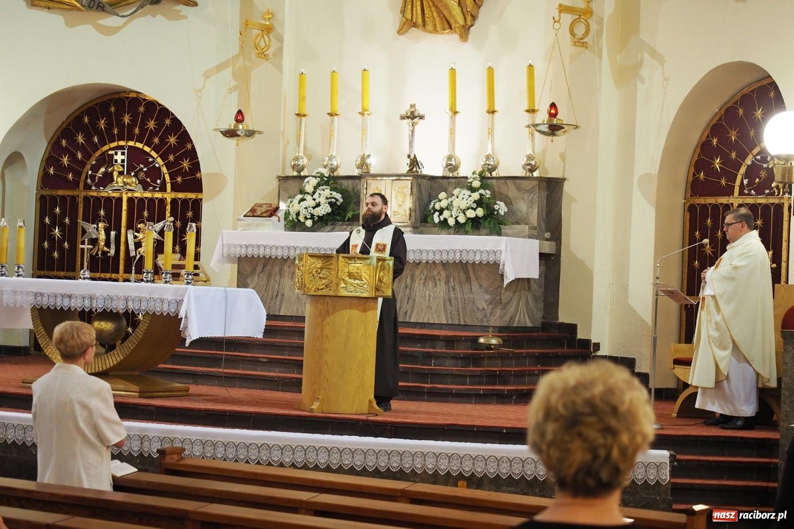Zdjęcie w galerii na portalu naszraciborz.pl: Okrąglak w nowej odsłonie. Kościół przy Warszawskiej po malowaniu wiadomości z regionu