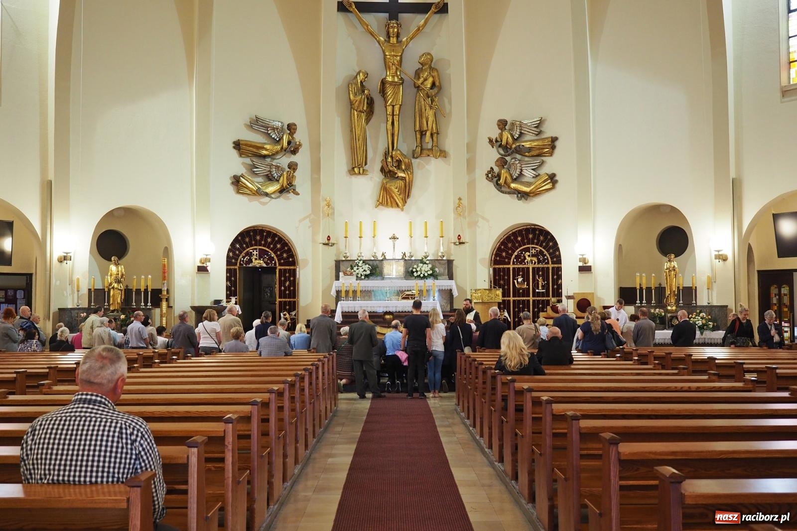 Zdjęcie w galerii na portalu naszraciborz.pl: Okrąglak w nowej odsłonie. Kościół przy Warszawskiej po malowaniu wiadomości z regionu