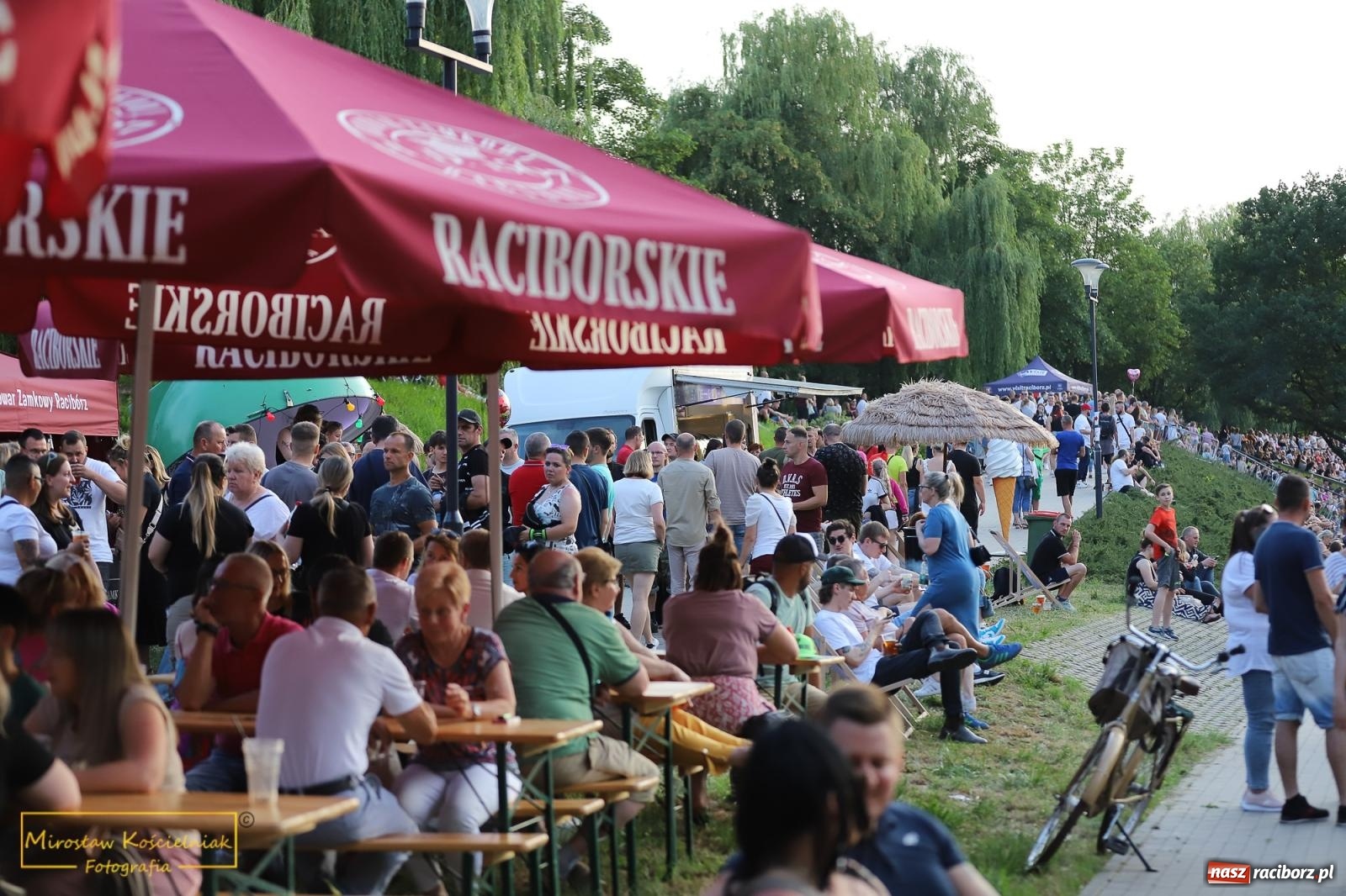 Zdjęcie w galerii na portalu naszraciborz.pl: Kathia, Grna & Andres Poveda, DJ Furrier i WY wiadomości z regionu