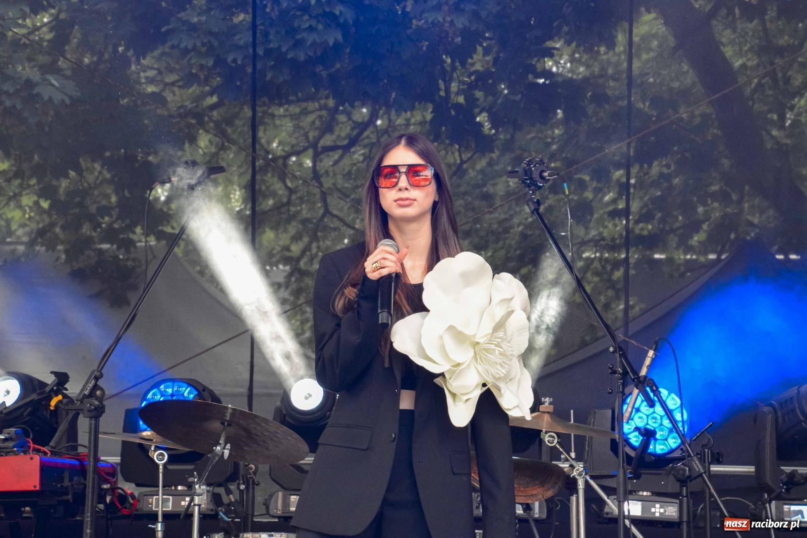 Zdjęcie w galerii na portalu naszraciborz.pl: Emi Franica, Andrzej Biliński oraz Kajetan Drozd z zespołem. Popołudnie na bulwarach [FOTO i WIDEO] wiadomości z regionu