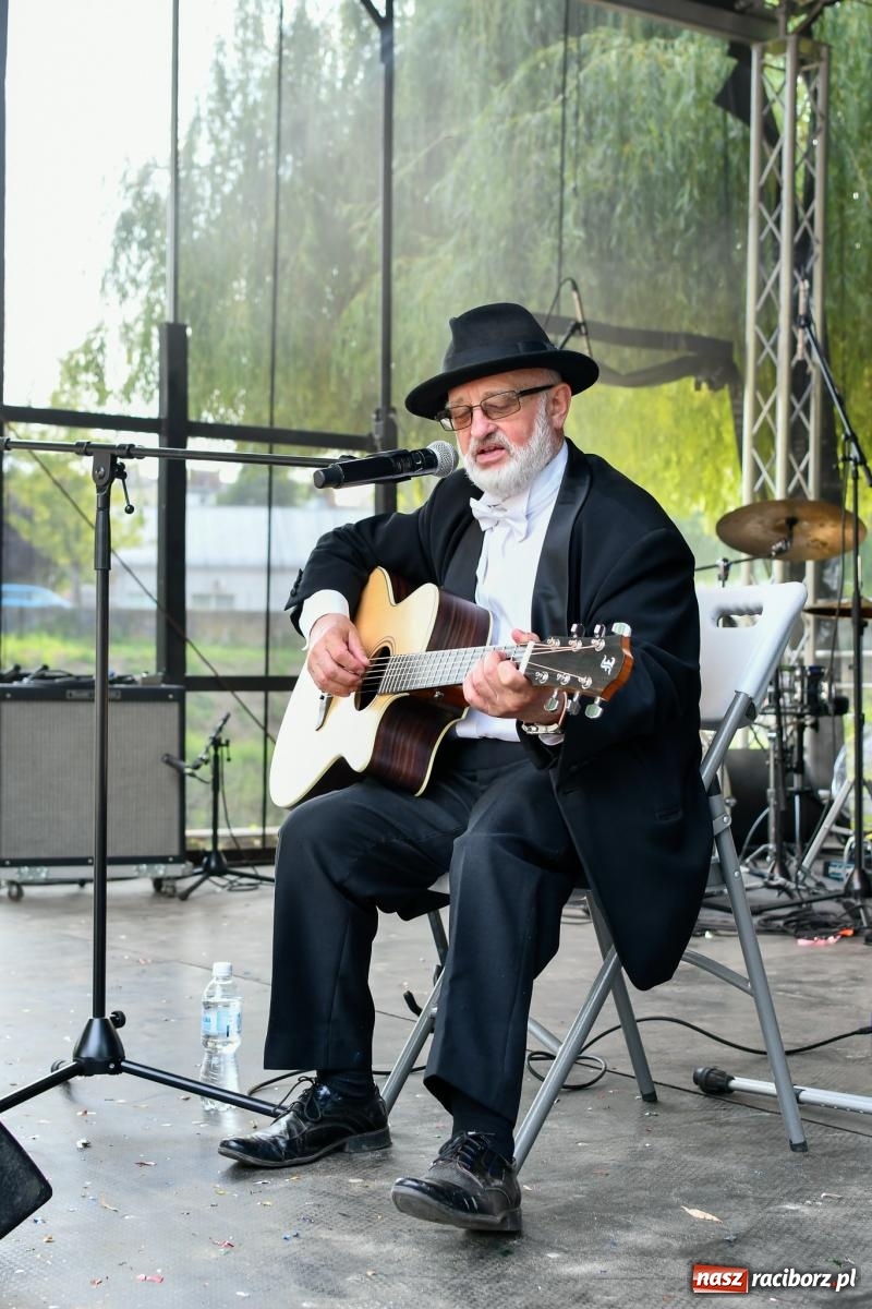 Zdjęcie w galerii na portalu naszraciborz.pl: Emi Franica, Andrzej Biliński oraz Kajetan Drozd z zespołem. Popołudnie na bulwarach [FOTO i WIDEO] wiadomości z regionu